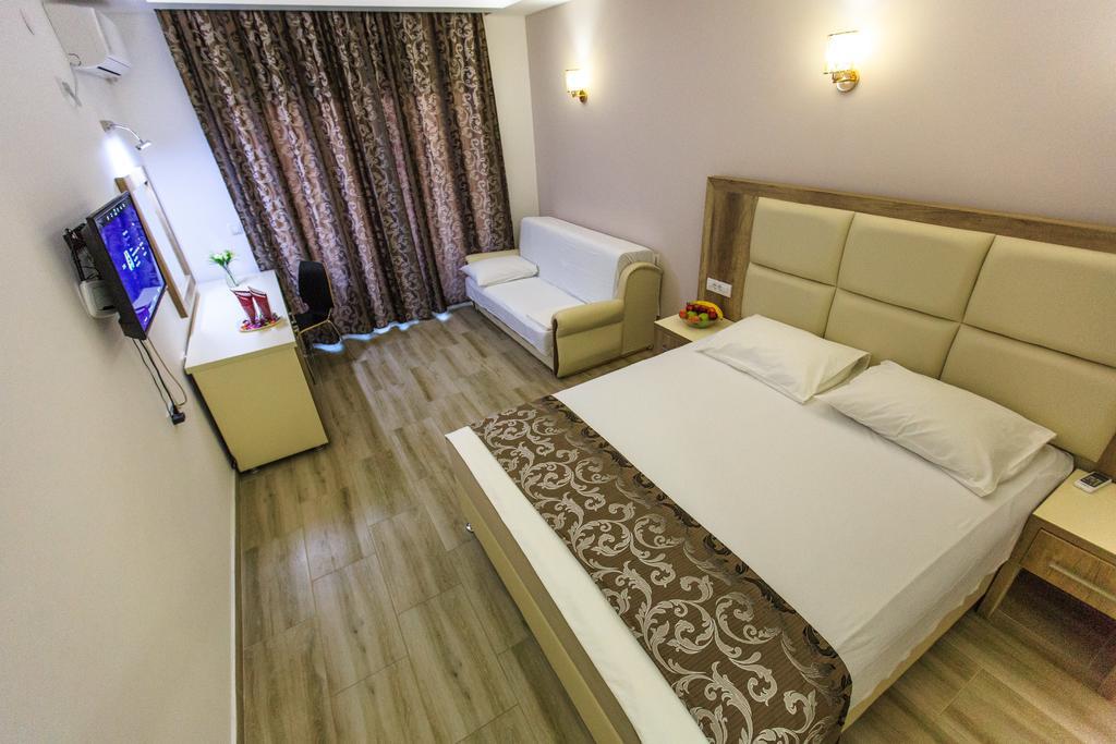 Hotel Edita Ulcinj Luaran gambar