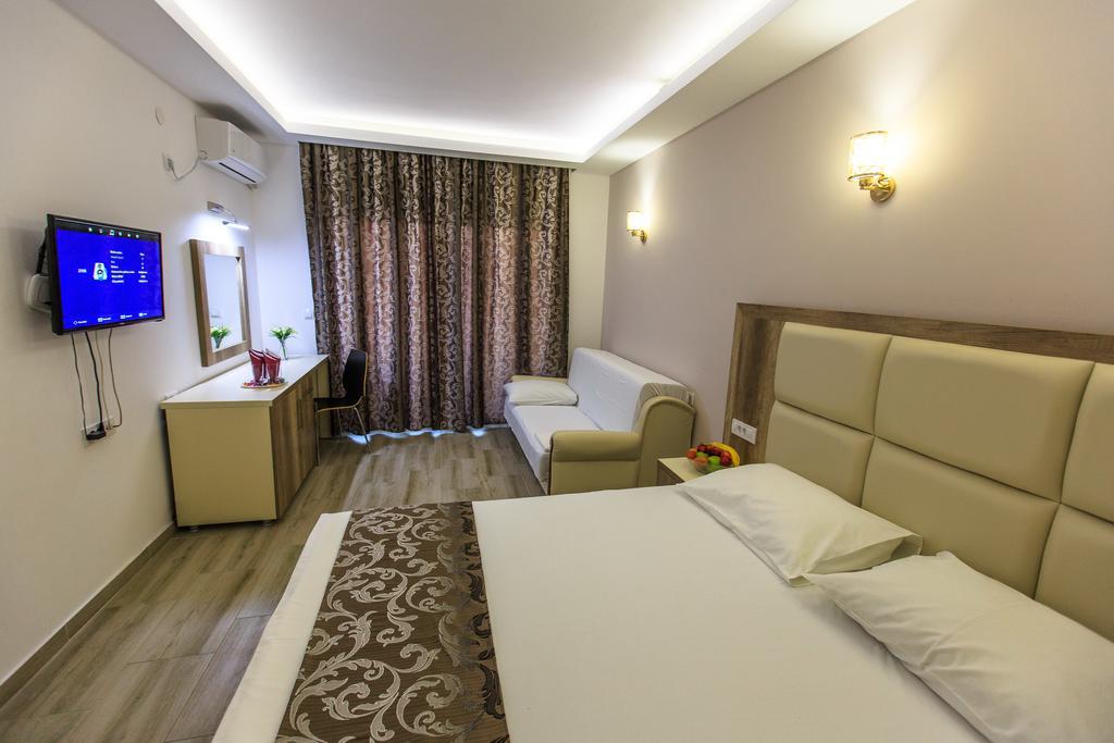 Hotel Edita Ulcinj Luaran gambar