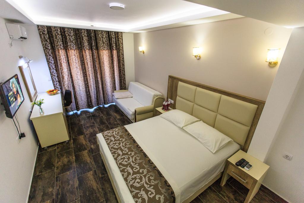 Hotel Edita Ulcinj Luaran gambar